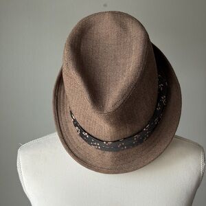 Stylish Brown Fedora with Patterned Band